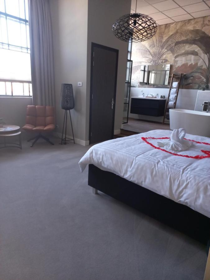 Boutique Hotel De Oude Veste ヘレヴートスライス エクステリア 写真